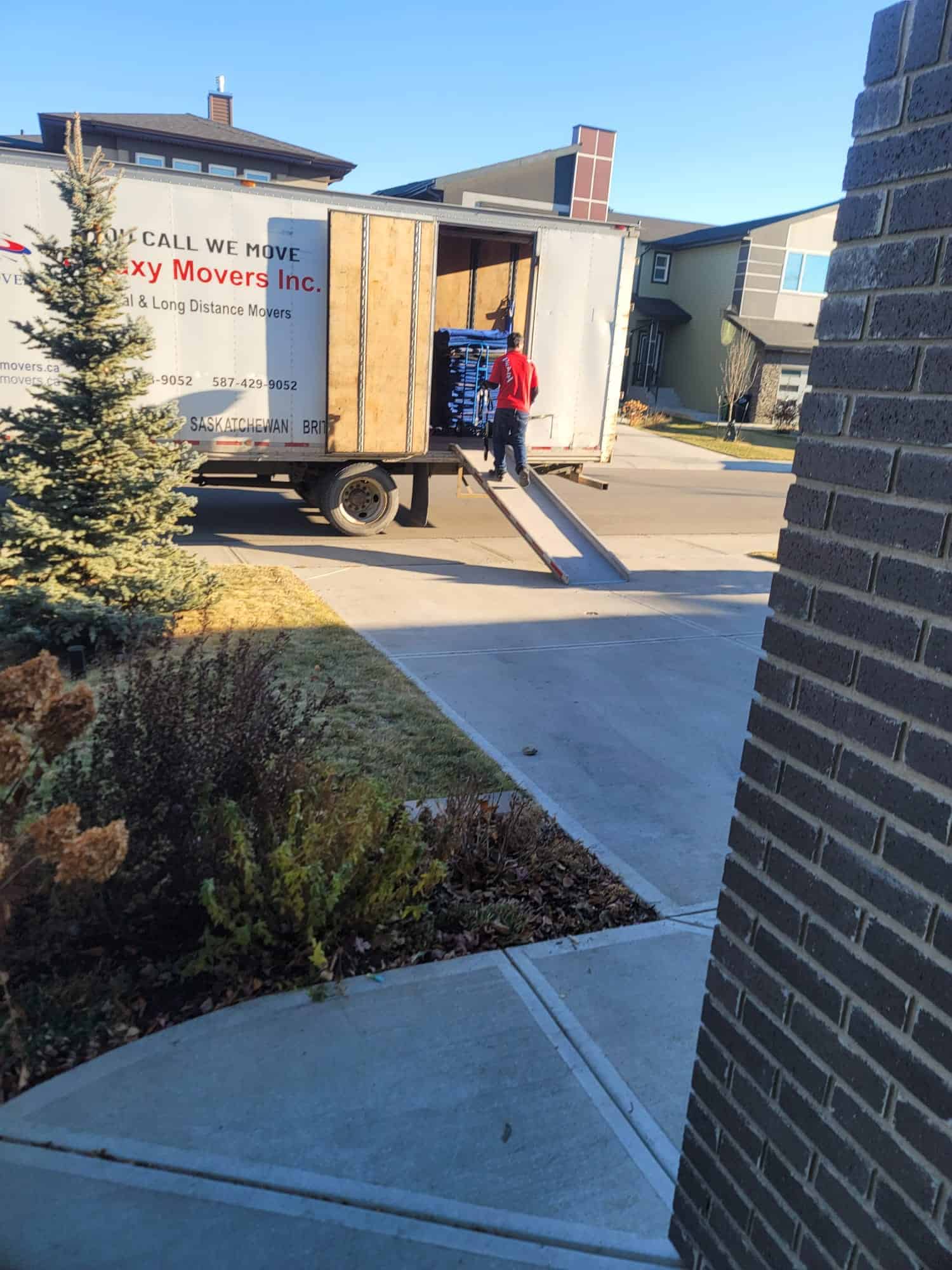 Round the clock long distance moving service