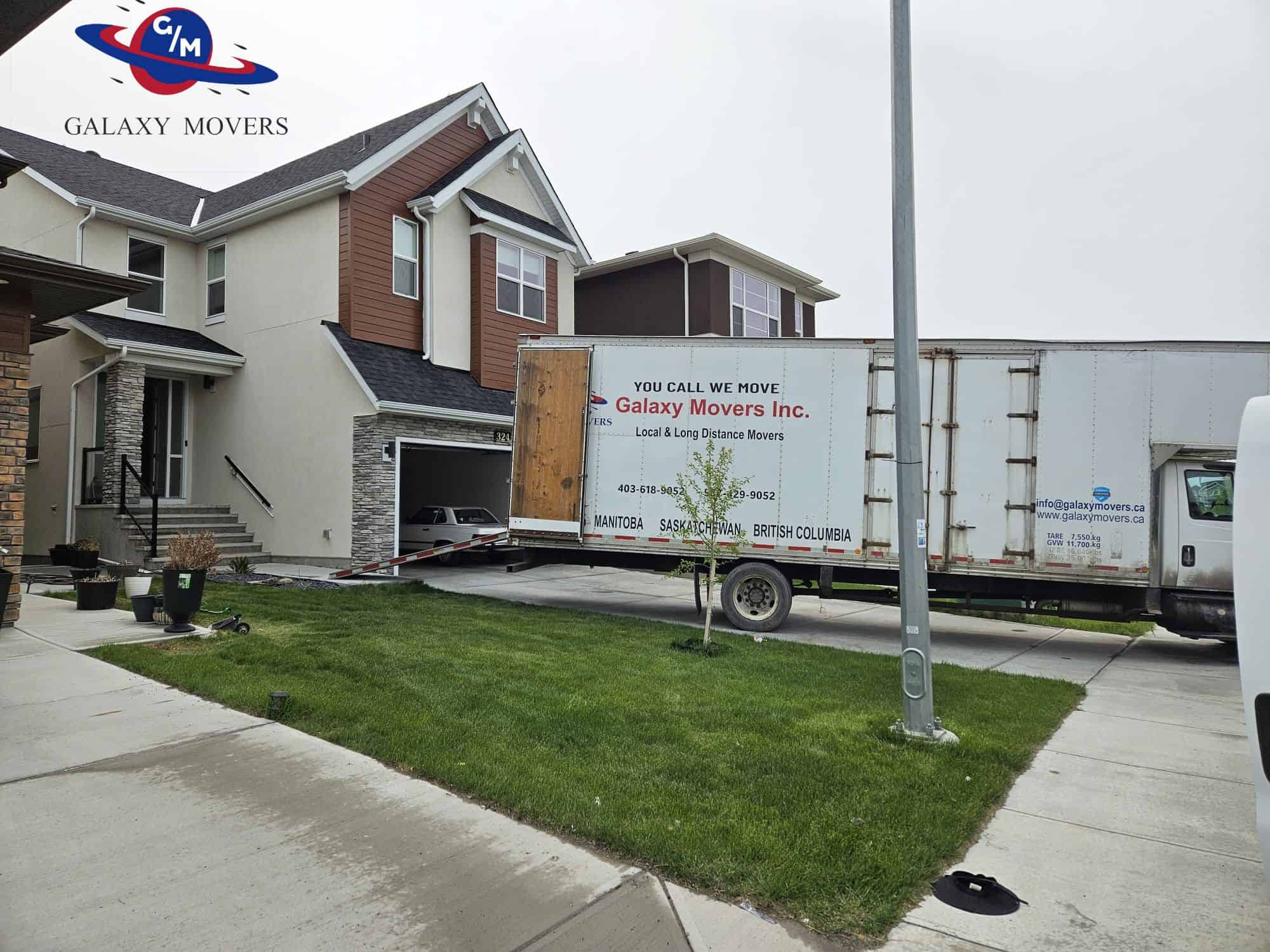 House movers in Strathmore